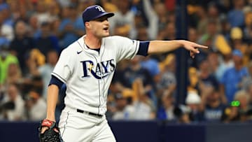 McClanahan no permitió carreras en cinco entradas ante los Medias Rojas